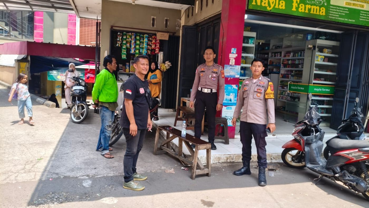 Antisipasi C3, Personel Polsek Cikijing Sampaikan Himbauan Kamtibmas Kepada Tukang Parkir