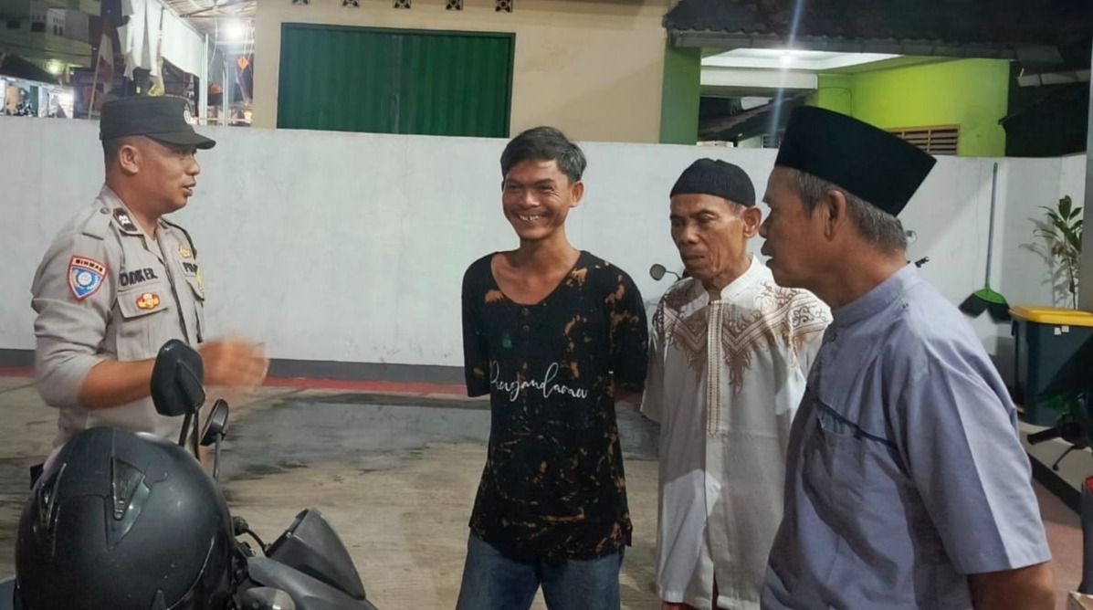 Bhabinkamtibmas Desa Ciwangi Ajak Warga Aktif Jaga Keamanan Lingkungan, Ingatkan Layanan Polri 110