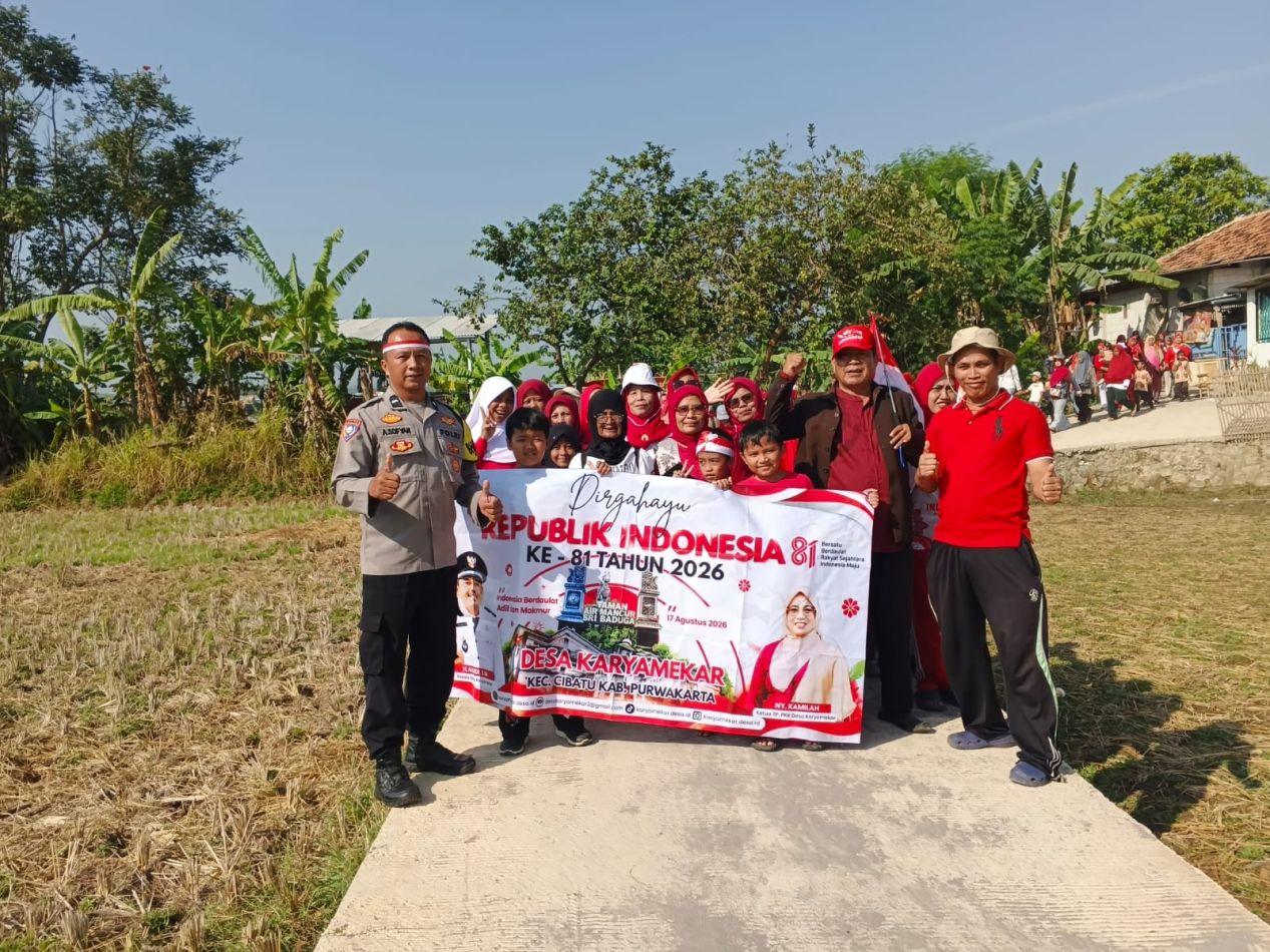 Bhabinkamtibmas Polsek Cibatu Berbaur dengan Warga, Amankan Jalan Santai HUT ke-81 RI