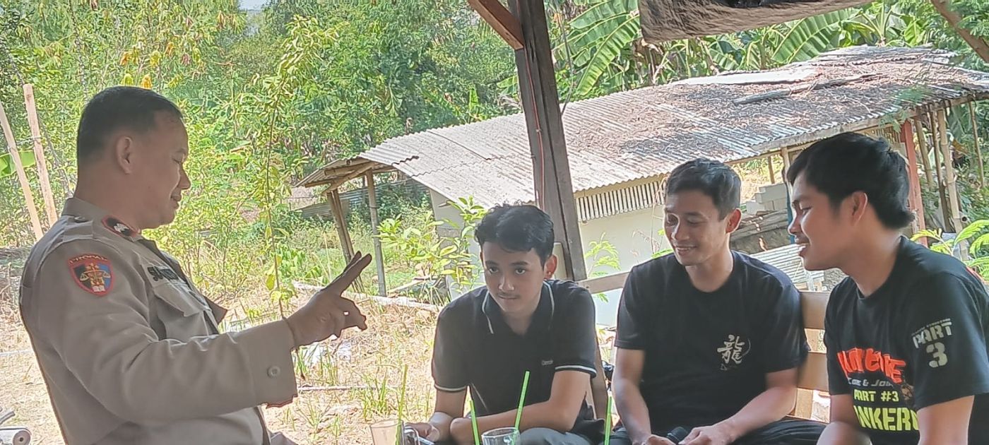 Bukan Sekadar Nongkrong, Bhabinkamtibmas Ajak Pemuda Ciherang Jadi Pelopor Kamtibmas