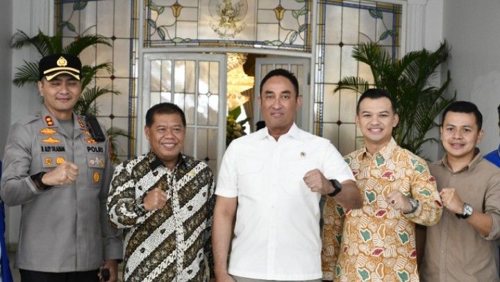 DARI KAPOLRES MAJALENGKA MENJADI KAPOLRI BUPATI MAJALENGKA EMAN MENGUCAPKAN KEPADA JENDRAL SUYUDI ARIO SETO