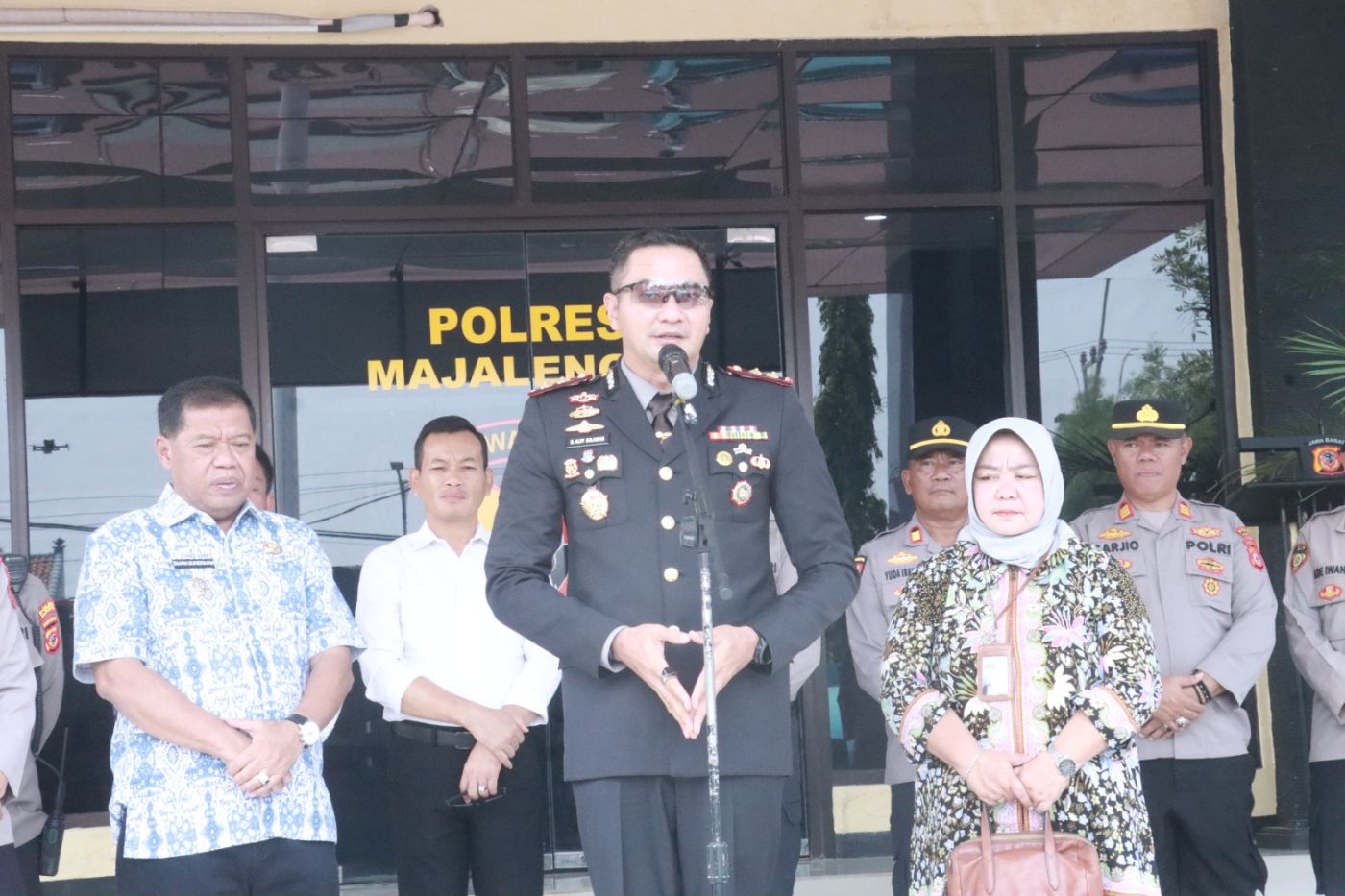 Gandeng Pemkab dan PDAM, Kapolres Majalengka Lepas 50 Tangki Air Bersih ke 8 Kecamatan Terdampak Kekeringan