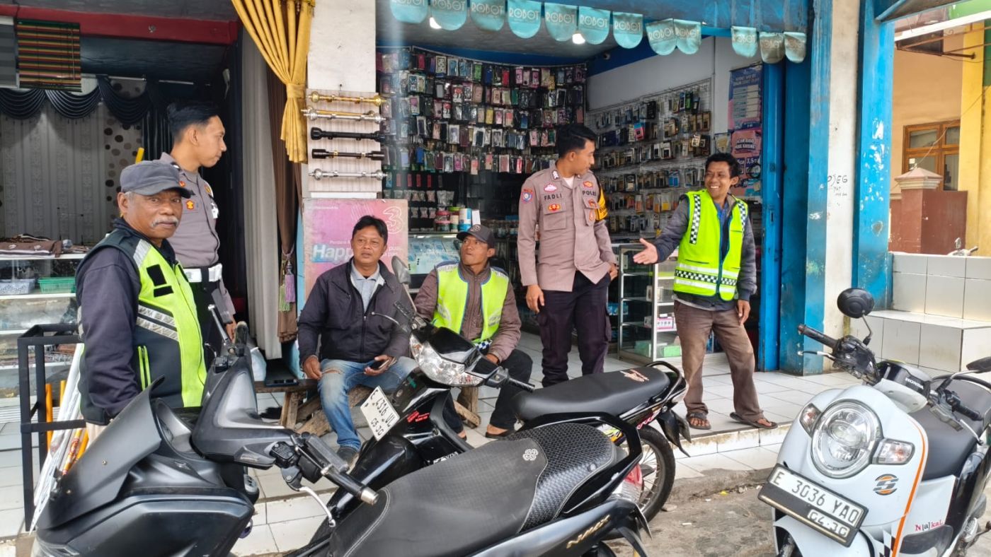 Jalin Mitra Kamtibmas, Personil Polsek Cikijing Sambangi Pangkalan Ojek Desa Sukamukti