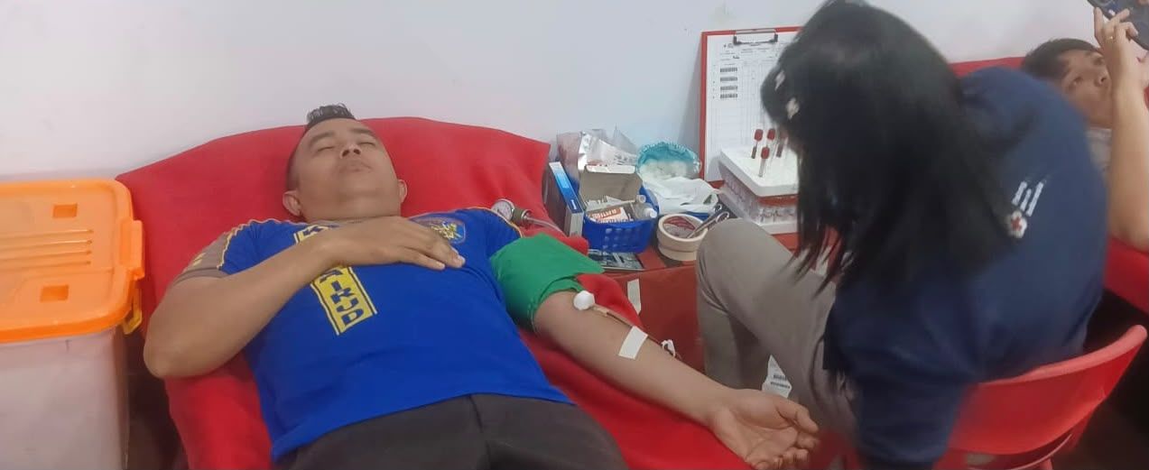 Jelang HUT ke-76, Ditpolairud Polda Sulut Donorkan 4 Kantong Darah