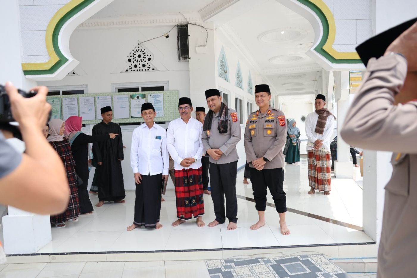 Kapolda Jabar Gelar Jumat Keliling di Garut, Perkuat Silaturahmi dan Sampaikan Pesan Kamtibmas