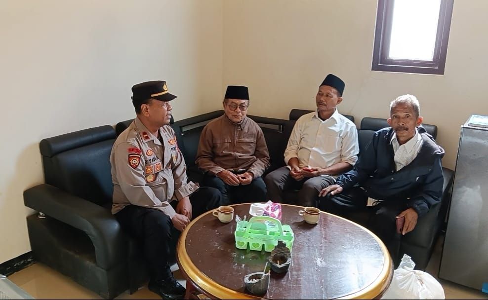 Kapolsek Malausma Bersama Bhabinkamtibmas Tingkatkan Sambang dan Patroli, Ingatkan Warga Cegah Karhutla