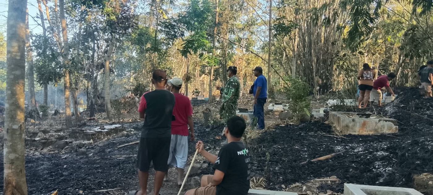 KEBAKARAN LAHAN DI PADAHERANG PANGANDARAN, 1,5 HEKTARE PERKEBUNAN TERBAKAR*