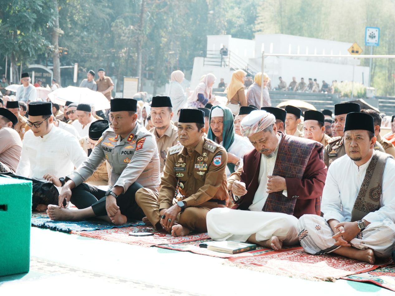 Kemarau Panjang, Ribuan Warga dan ASN Kota Cimahi Gelar Salat Istisqa Minta Hujan