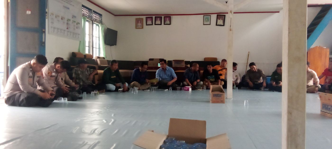 Mediasi Jalan Sawit PT SYK di Desa Nihan Hilir Berakhir Sepakat, Kades (Dawin), Jangan Buat Aturan yang Menyulitkan Masyarakat.