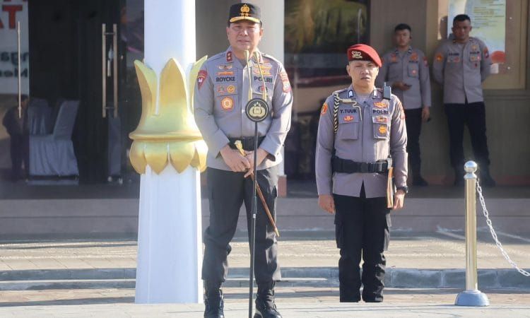 Momen Haru Apel Pagi Terakhir, Irjen Pol Roycke Harry Langie Pamit dari Polda Sulut