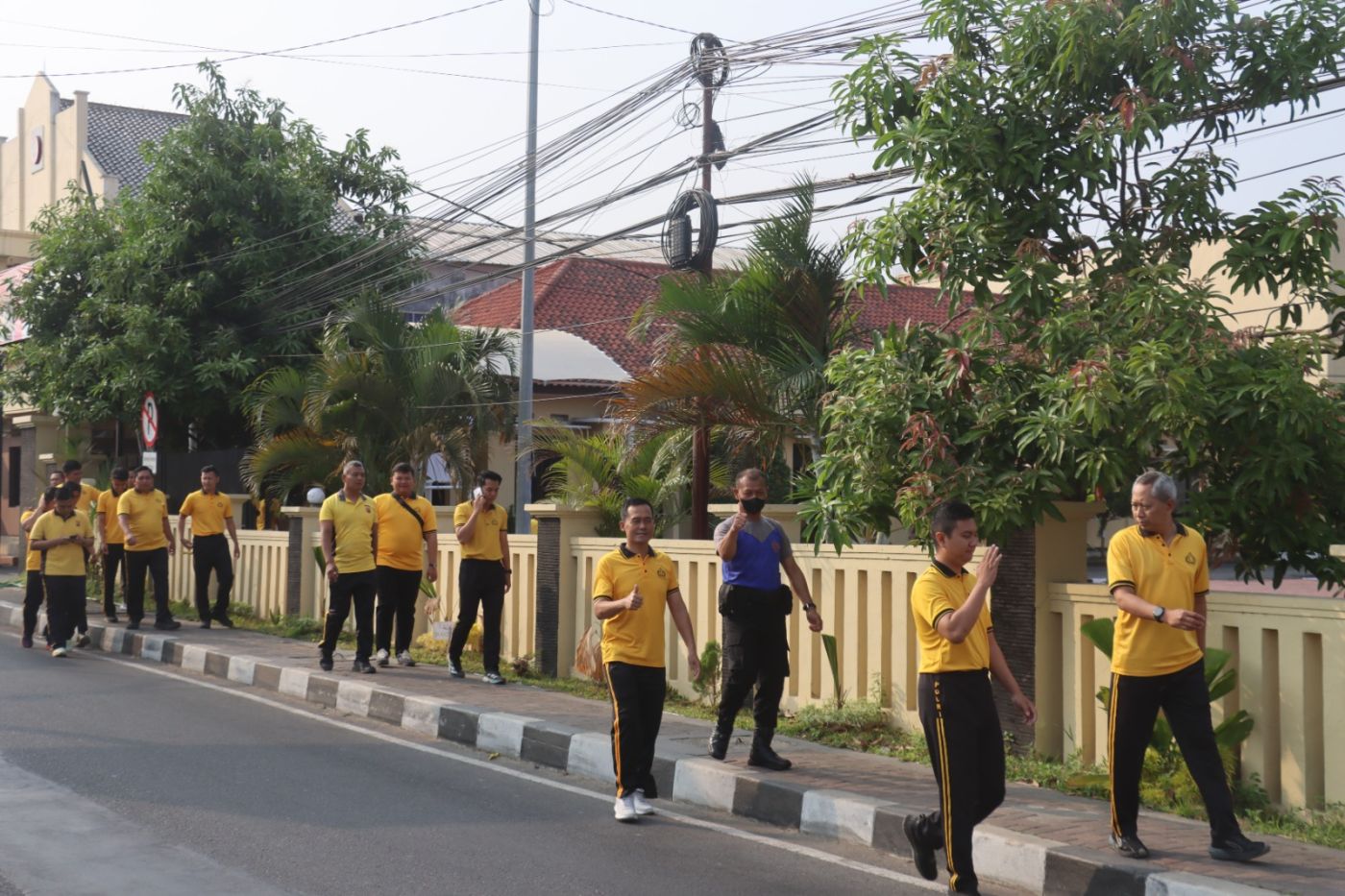 Pagi Sehat di Polres Majalengka, Personel Kompak Jalan Santai Bersama