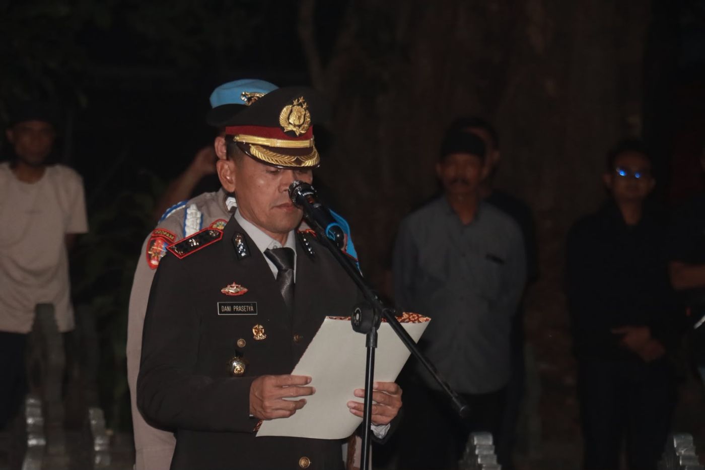 Penghormatan Terakhir Prajurit Bhayangkara, Polres Majalengka Gelar Upacara Pemakaman Kepolisian Almarhum Iptu Budiman
