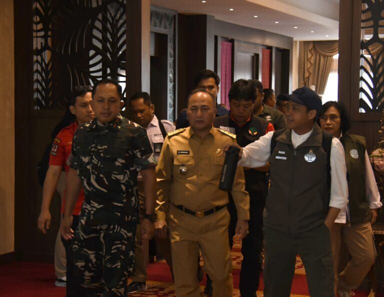 Perkuat Sinergi Penanganan Karhutla di Sumsel, Danrem 044/Gapo Sambut Kepala BNPB RI.