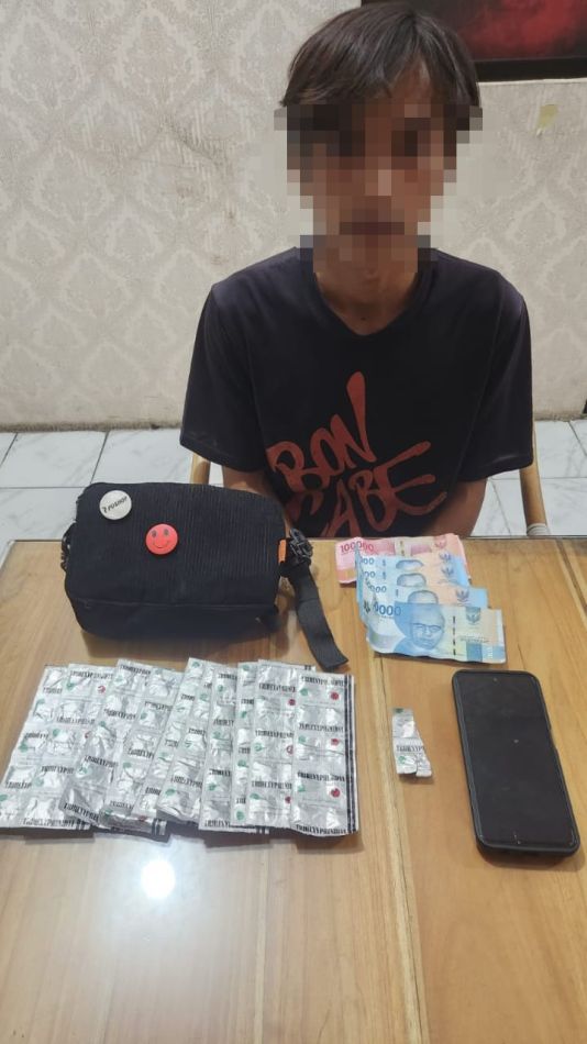 Polresta Cirebon Berantas OKT dan Miras, Tiga Pelaku Dibekuk dan 655 Botol Disita