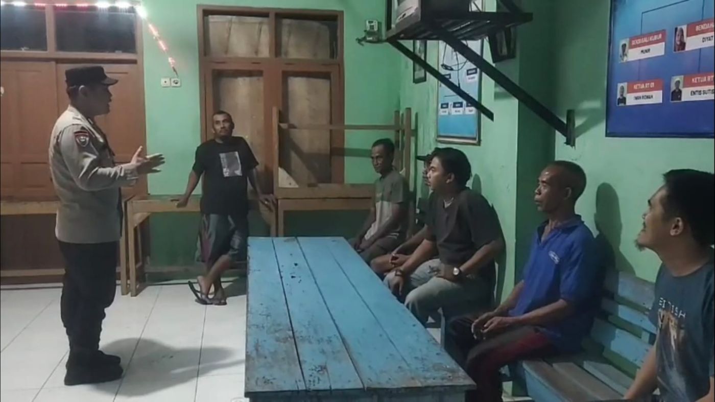 Polsek Kadipaten Pastikan Situasi Malam Tetap Kondusif Melalui Patroli Satkamling