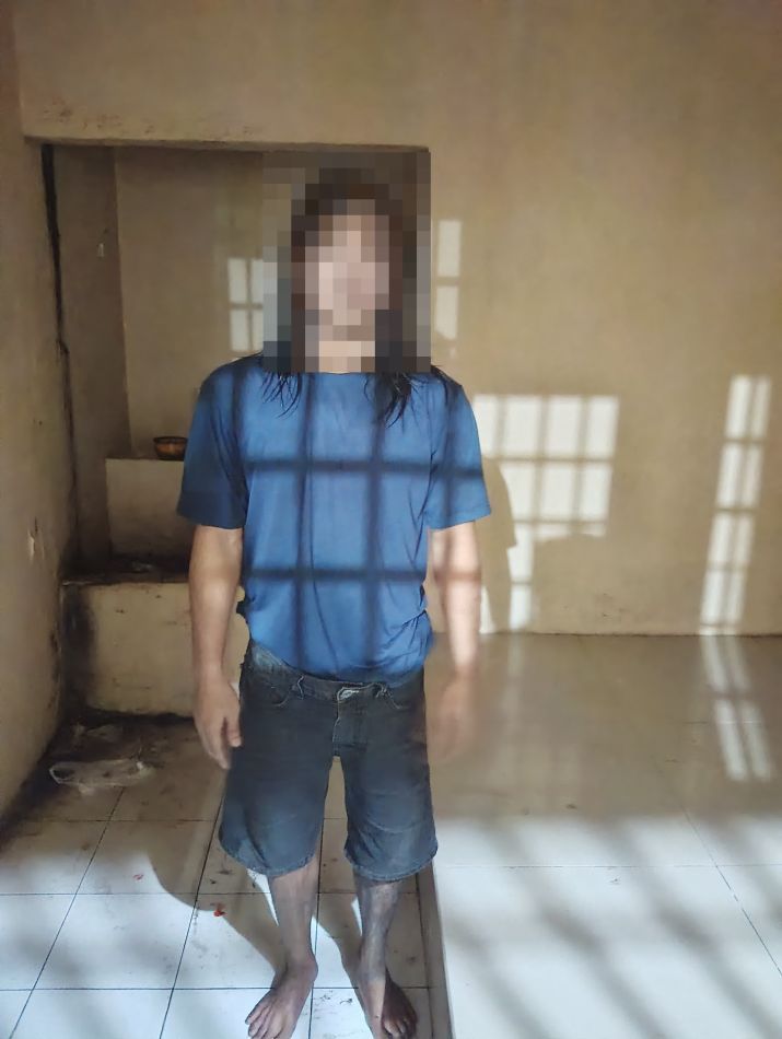 Polsek Kedawung Bersama Warga Amankan Pelaku Penusukan Dua Perempuan di Sutawinangun