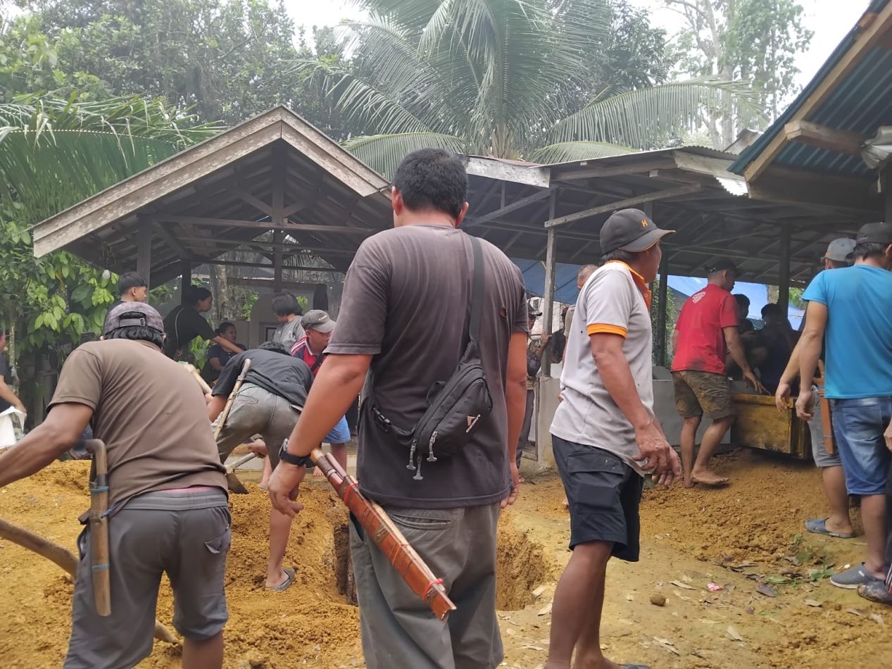 Sakral Dan Mengharukan ! Ritual Adat Wara Tingkat Akhir , Tradisi Membongkar Tulang Para Leluhur Umat Keharingan Kembali Digelar Di Desa Pendreh.
