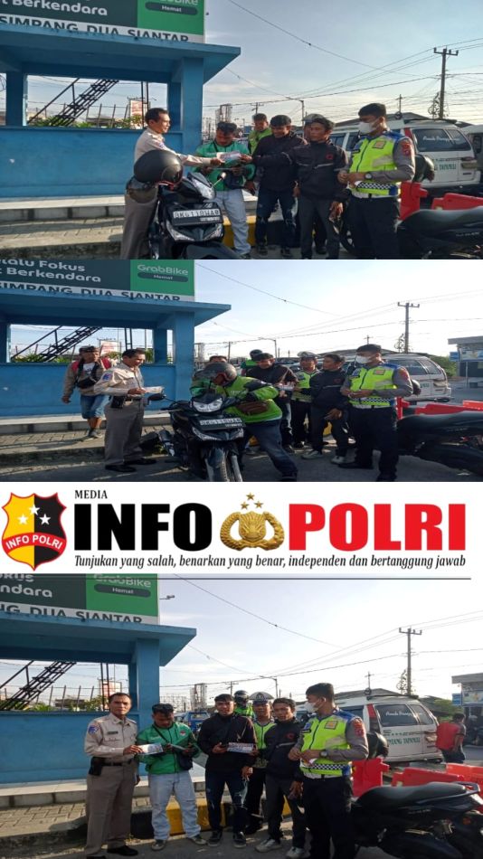 Sat Lantas Polres Pematangsiantar Bagikan Brosur Tertib Berlalulintas Kepada Masyarakat