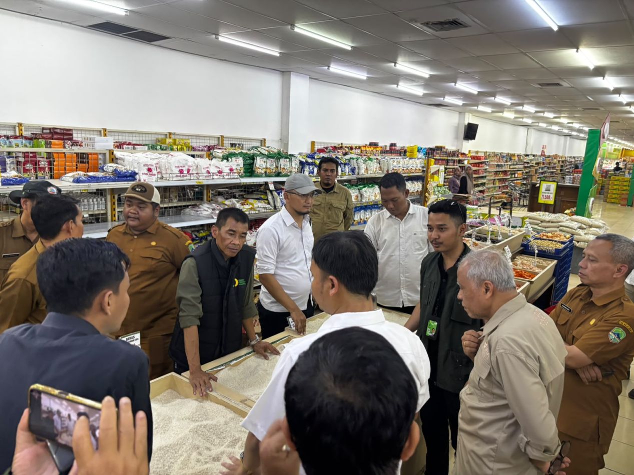 Satreskrim Polres Majalengka Bersama BAPANAS dan Satgasda Cek Mutu serta Harga Beras di Kadipaten