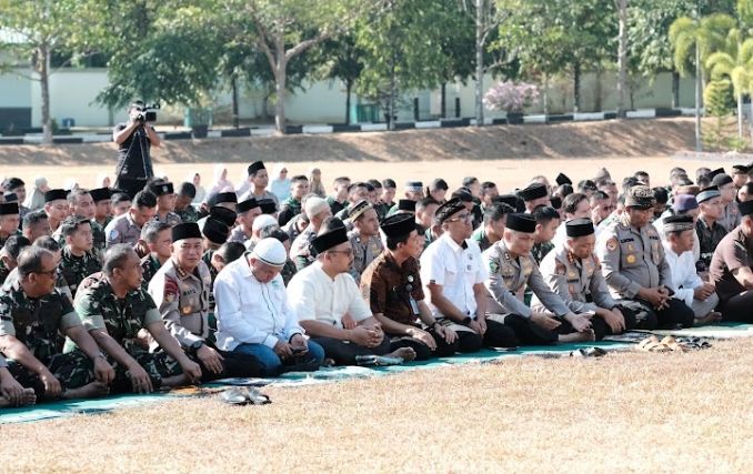Sholat Istisqa Digelar di Makodam XIII/Merdeka, Polisi Ajak Warga Introspeksi di Tengah Kekeringan